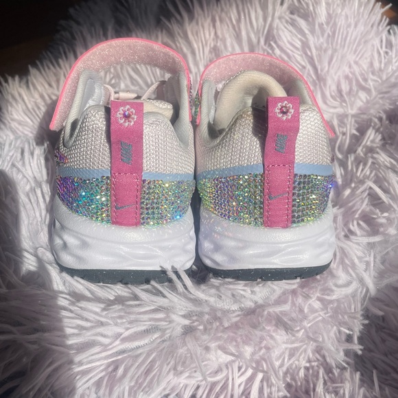 Custom Nikes - Picture 7 of 17